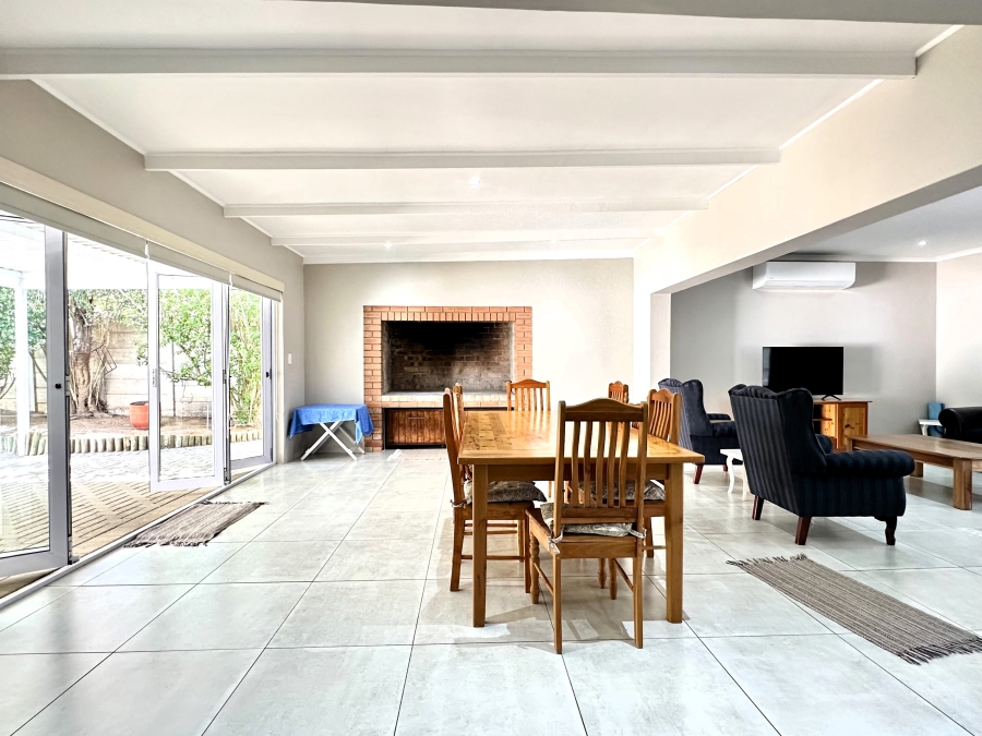 4 Bedroom Property for Sale in Panorama Western Cape